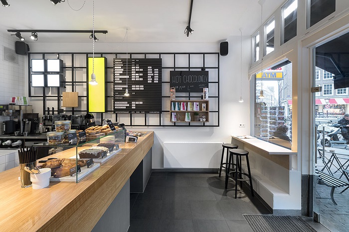 獵蠅者奶茶店滅蠅燈的日常維護(hù)